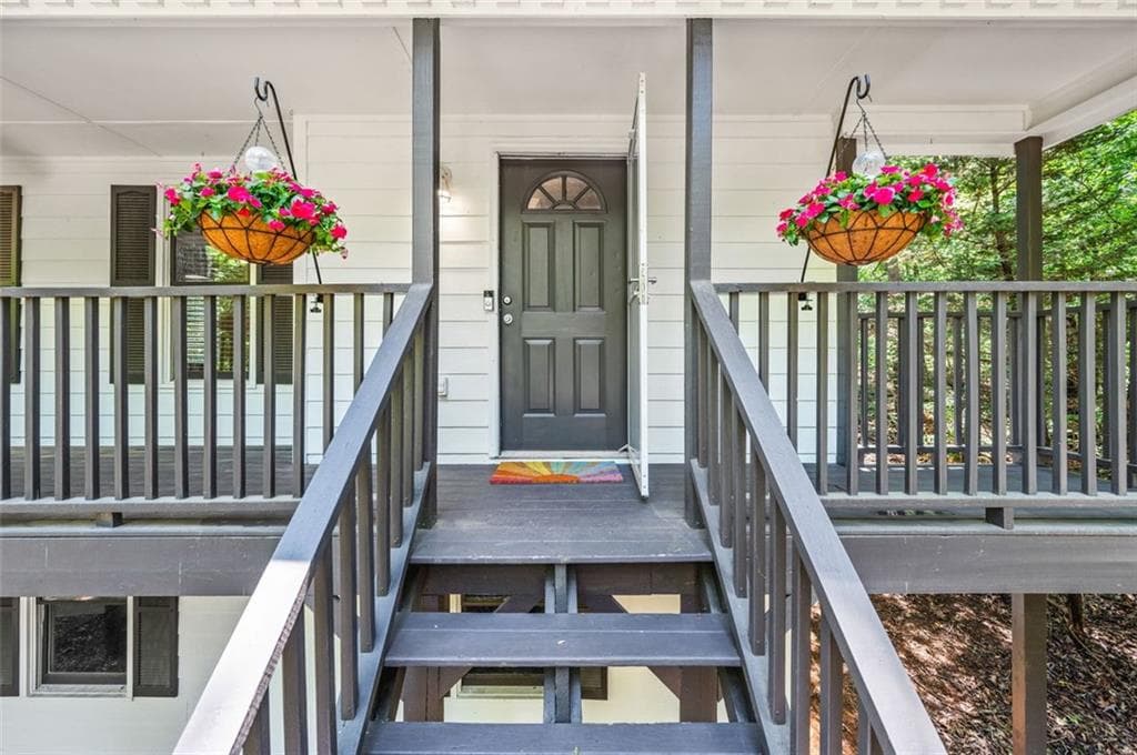 3 bedroom, 3 bathroom, 1,518 sq ft single family residence sold at 8650 SAPPHIRE Lane, Gainesville, GA 30506