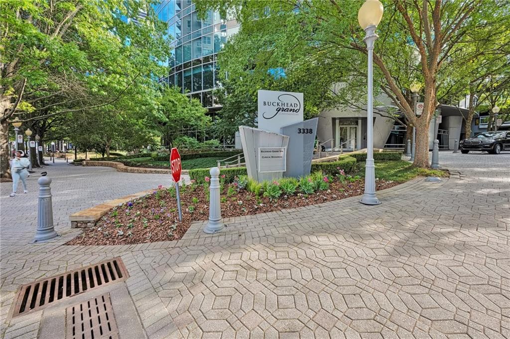 1 bedroom, 1 bathroom, 1,002 sq ft condominium sold at 3338 Peachtree Road 1503, Atlanta, GA 30326