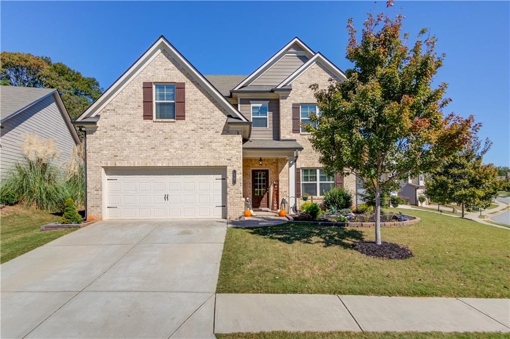 4 bedroom, 3 bathroom, 2,516 sq ft single family residence sold at 10 Howe Circle, Hoschton, GA 30548