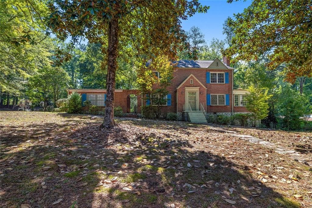 5 bedroom, 2 bathroom, 2,702 sq ft single family residence sold at 2490 Cascade Road, Atlanta, GA 30311