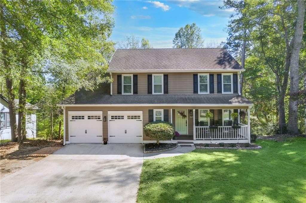 3 bedroom, 3 bathroom, 1,800 sq ft single family residence sold at 2433 Country Lake Lane, Powder Springs, GA 30127