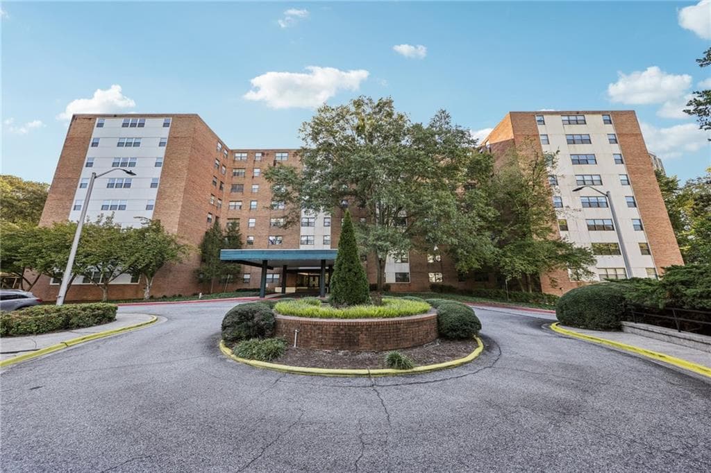 2 bedroom, 2 bathroom, 980 sq ft condominium sold at 2965 Pharr Court South 706, Atlanta, GA 30305