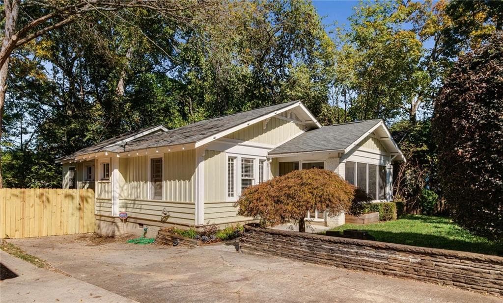 2 bedroom, 1 bathroom, 1,170 sq ft single family residence sold at 1384 May Avenue, Atlanta, GA 30316