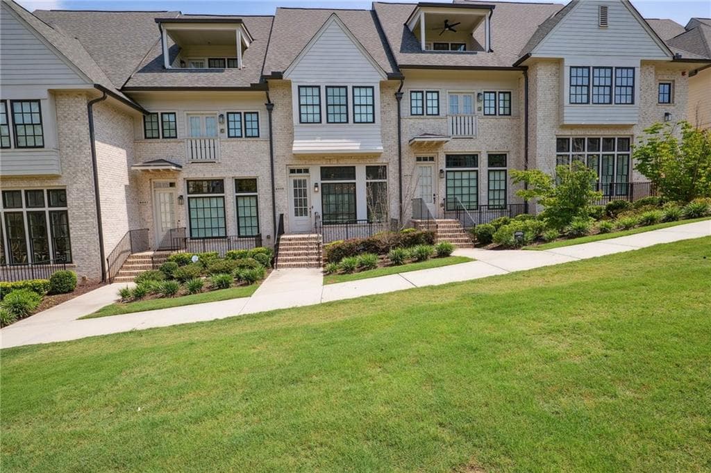 3 bedroom, 4 bathroom, 1,860 sq ft townhouse sold at 6833 Crescendo Court, Atlanta, GA 30328