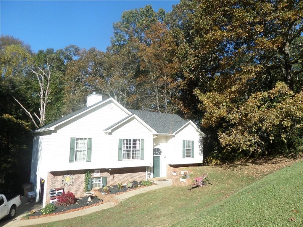 5 bedroom, 3 bathroom, 1,586 sq ft single family residence sold at 4329 Woodglenn Drive, Gainesville, GA 30507
