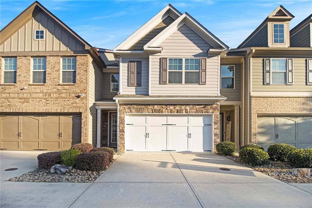 3 bedroom, 3 bathroom, 1,944 sq ft condominium sold at 4008 Princeton Lakes Pass, Atlanta, GA 30331