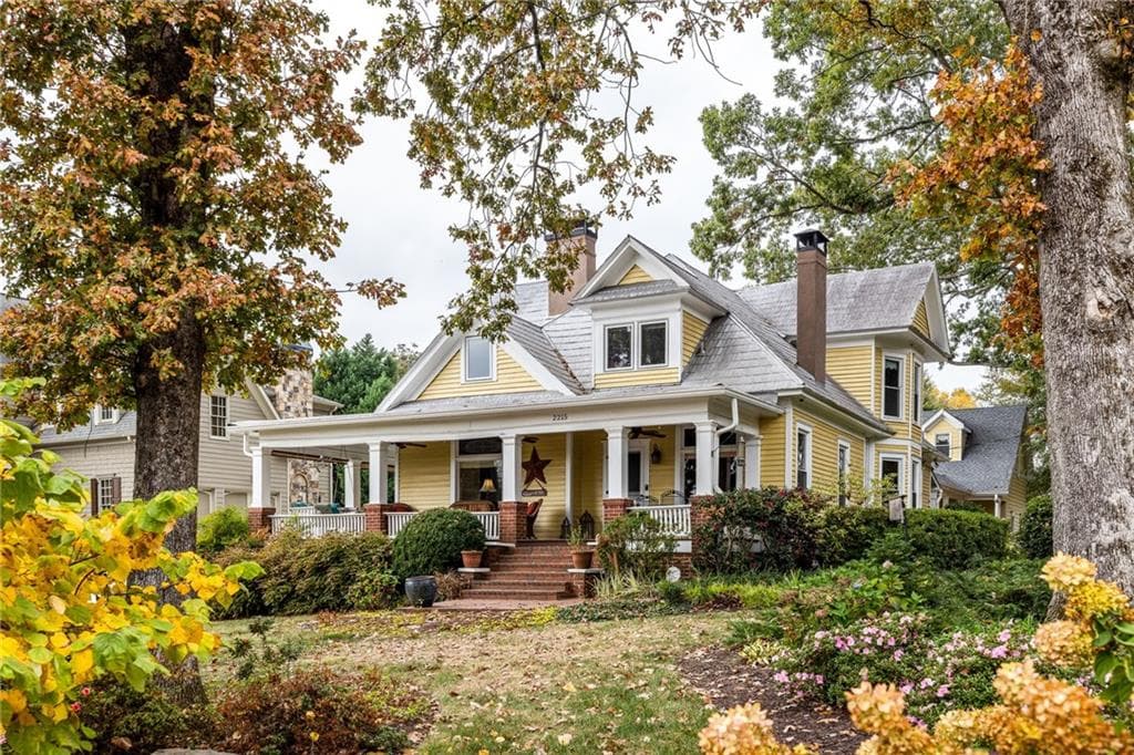 5 bedroom, 4 bathroom single family residence sold at 2215 Cooper Lake Road, Smyrna, GA 30080