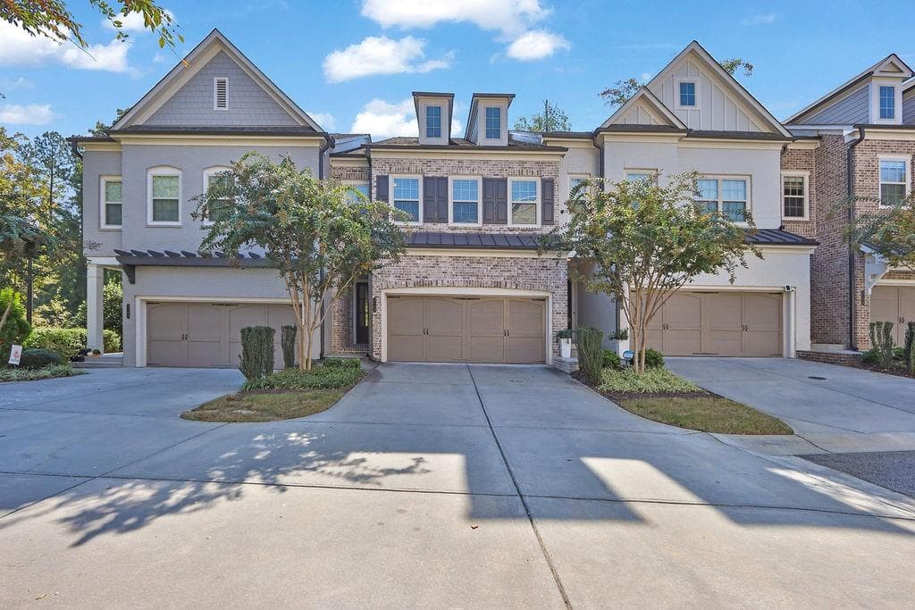 3 bedroom, 4 bathroom, 2,838 sq ft townhouse sold at 2162 Sonoma Drive, Smyrna, GA 30080