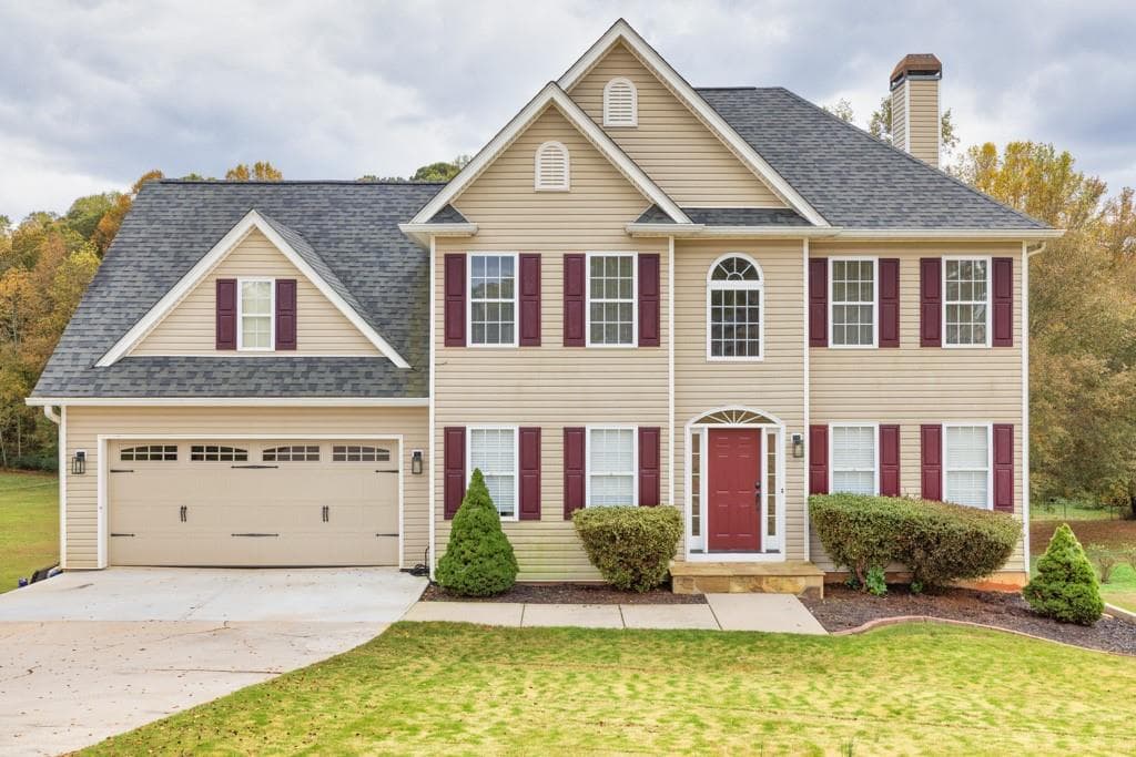 3 bedroom, 3 bathroom, 3,217 sq ft single family residence sold at 4914 Surrey Place, Flowery Branch, GA 30542