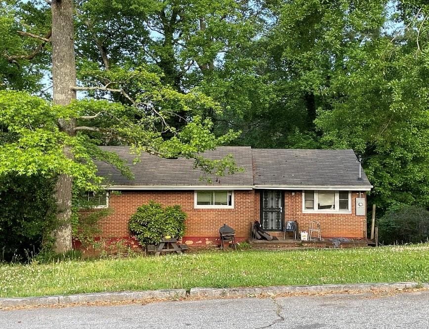 3 bedroom, 1 bathroom single family residence sold at 2125 Glendale Drive, Decatur, GA 30032