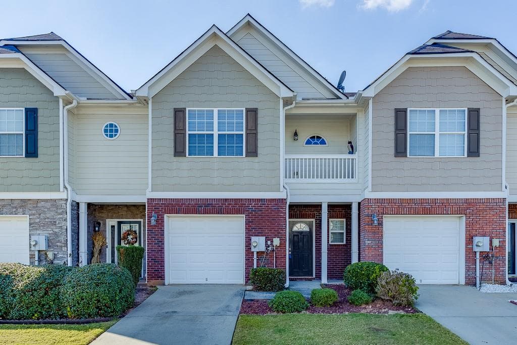 2 bedroom, 3 bathroom, 1,902 sq ft townhouse sold at 2149 Burns View Lane, Lawrenceville, GA 30044