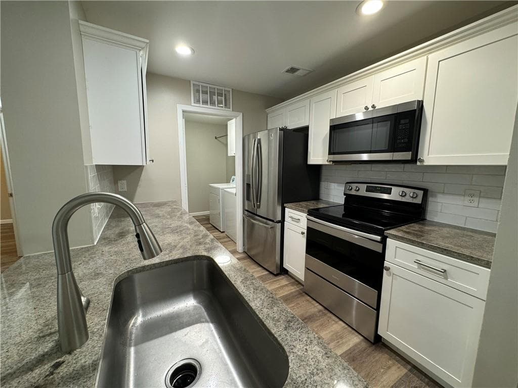 425 Warm Springs Circle, Roswell, GA 30075 — most recent listing photo