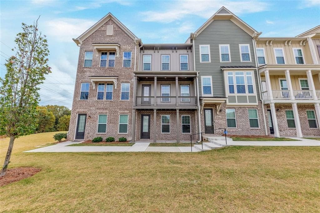 3 bedroom, 4 bathroom townhouse sold at 2517 PAINTED BUCKEYE CHASE, Smyrna, GA 30080