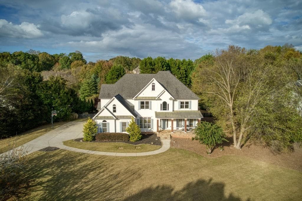 5 bedroom, 6 bathroom single family residence sold at 1135 Richmond Glen Circle, Alpharetta, GA 30004