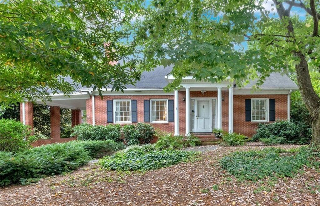 4 bedroom, 2 bathroom, 1,890 sq ft single family residence sold at 2247 HOWELL MILL Road, Atlanta, GA 30318