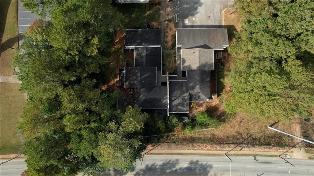 3 bedroom, 3 bathroom condominium sold at 2064 Oak Park Lane, Decatur, GA 30032