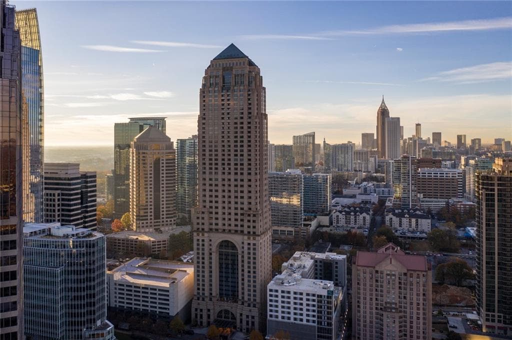 2 bedroom, 3 bathroom, 1,730 sq ft condominium sold at 75 14th Street 4330, Atlanta, GA 30309