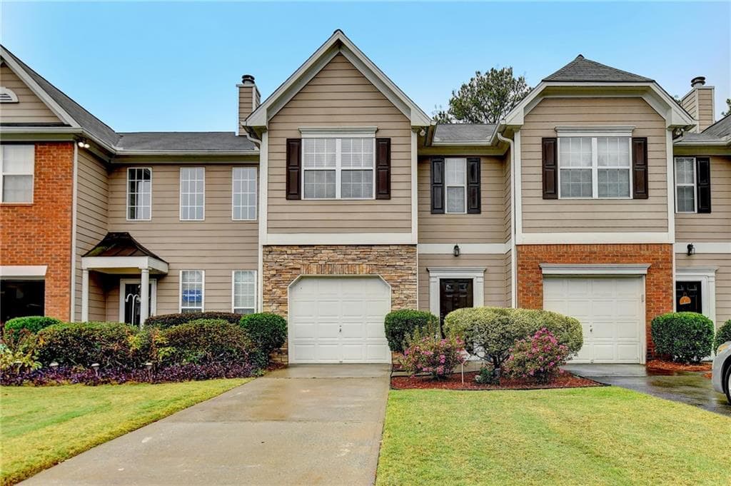2 bedroom, 3 bathroom townhouse sold at 135 Haven Oak Way, Lawrenceville, GA 30044