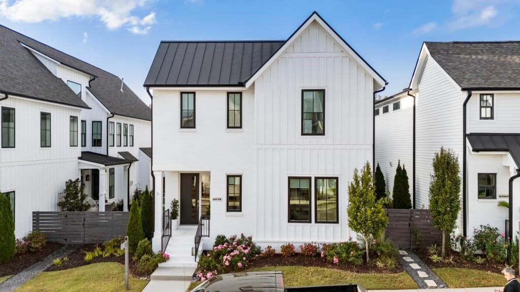 4 bedroom, 5 bathroom, 3,562 sq ft single family residence sold at 6870 Harleigh Way, Alpharetta, GA 30005
