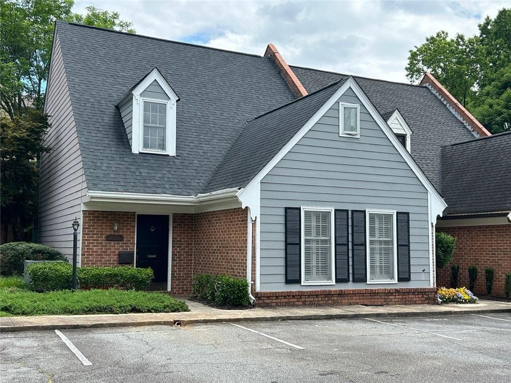 3 bedroom, 3 bathroom, 1,296 sq ft condominium sold at 218 Forkner Drive C, Decatur, GA 30030