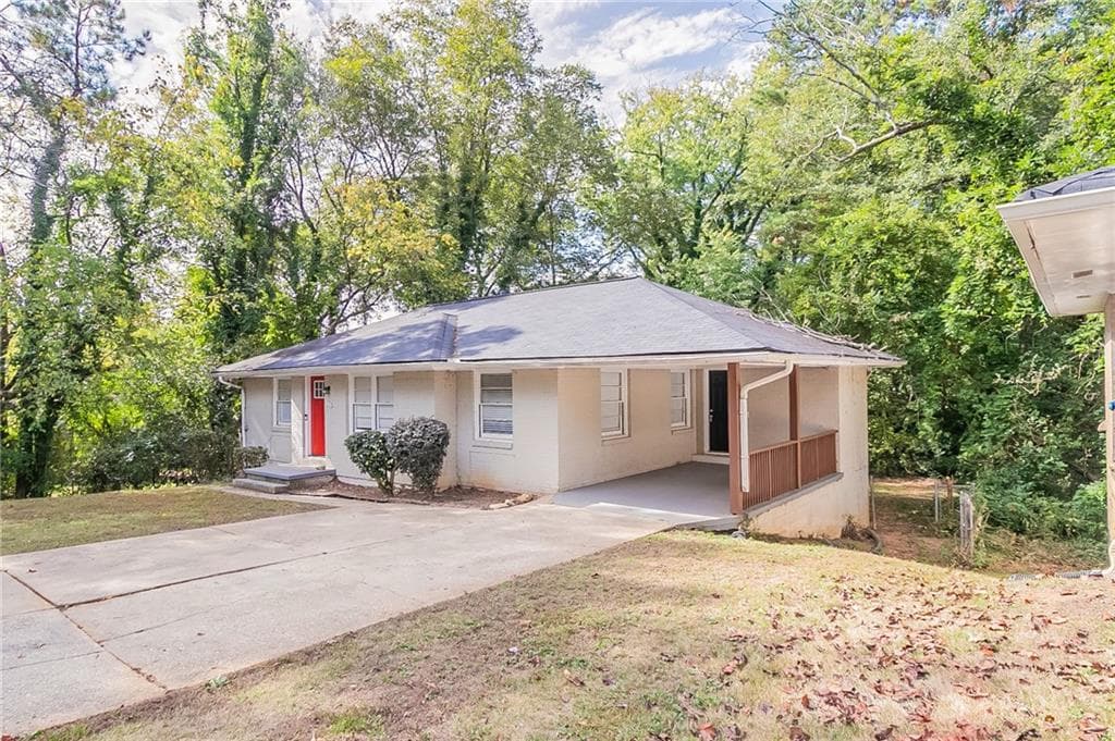 3 bedroom, 1 bathroom single family residence sold at 1871 S Columbia Place, Decatur, GA 30032