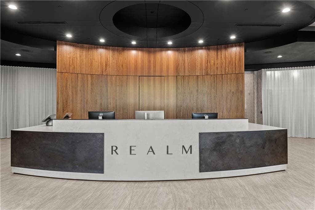 1 bedroom, 1 bathroom condominium sold at 3324 Peachtree Road 2013, Atlanta, GA 30326