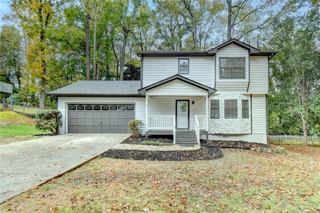 3 bedroom, 3 bathroom, 1,745 sq ft single family residence sold at 976 Walnut Drive, Lawrenceville, GA 30044