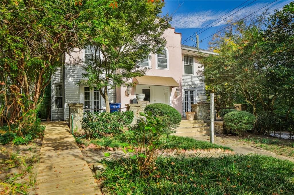 5 bedroom, 6 bathroom single family residence sold at 17 Avery Drive, Atlanta, GA 30309