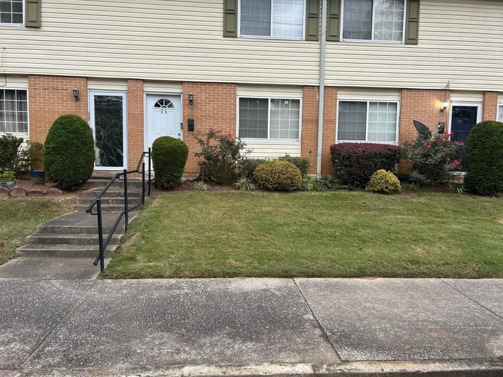 2 bedroom, 2 bathroom condominium sold at 405 Fairburn Road 13, Atlanta, GA 30331