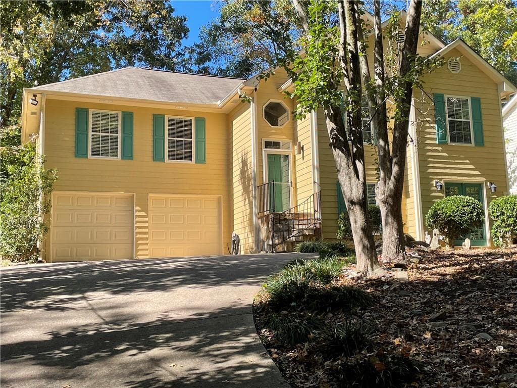 4 bedroom, 3 bathroom single family residence sold at 9085 Pine Tree Circle, Gainesville, GA 30506