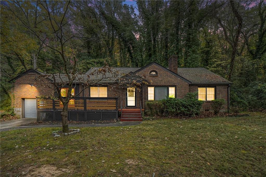3 bedroom, 1 bathroom, 1,471 sq ft single family residence sold at 970 TUCKAWANNA Drive, Atlanta, GA 30311