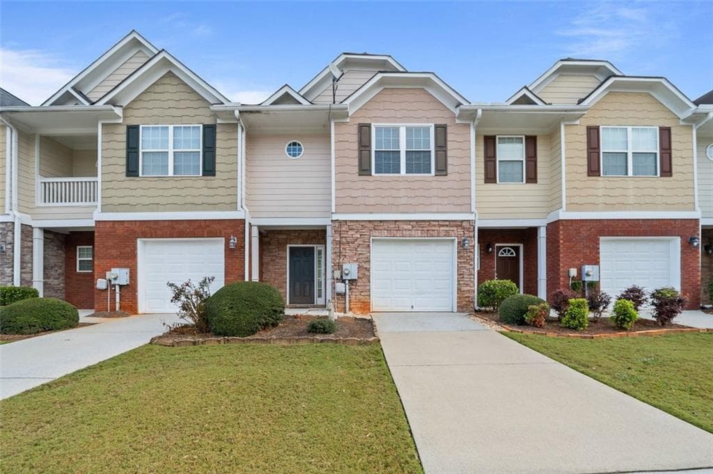 3 bedroom, 3 bathroom townhouse sold at 2085 Hasel Street, Lawrenceville, GA 30044