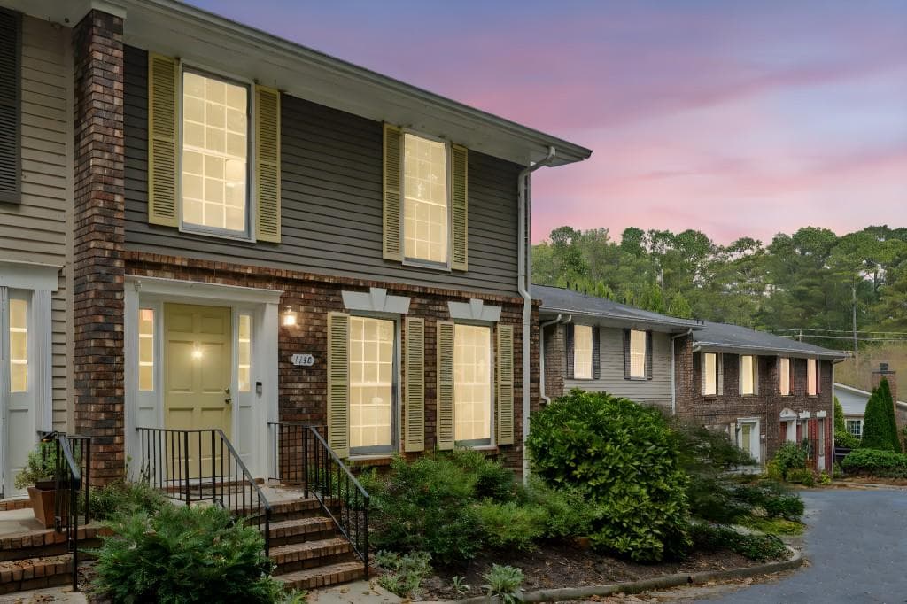 2 bedroom, 3 bathroom, 1,248 sq ft townhouse sold at 1130 Moorestown, Decatur, GA 30033