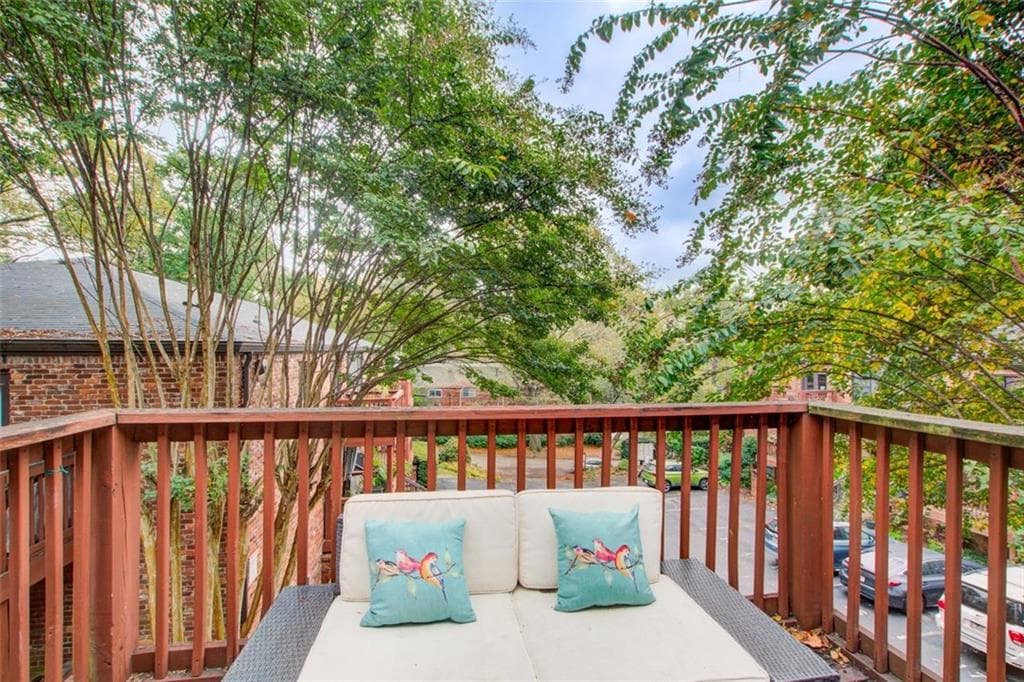 1 bedroom, 1 bathroom, 640 sq ft condominium sold at 317 8th Street 5, Atlanta, GA 30309
