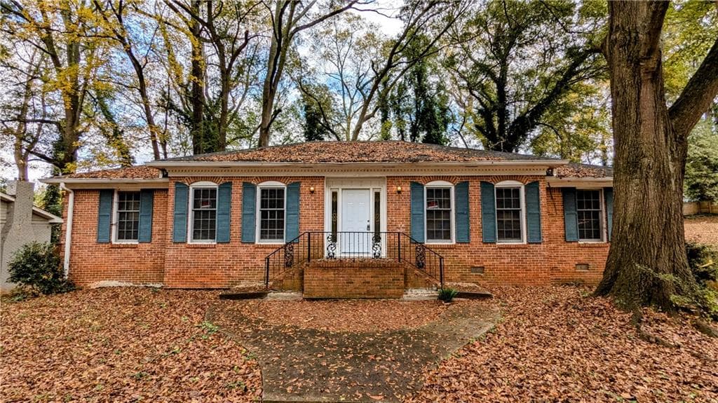 3 bedroom, 3 bathroom, 2,370 sq ft single family residence sold at 4576 Dorset Circle, Decatur, GA 30035