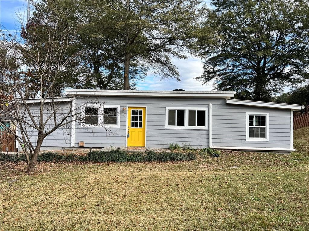 3 bedroom, 1 bathroom single family residence sold at 2183 Elizabeth Avenue, Smyrna, GA 30080