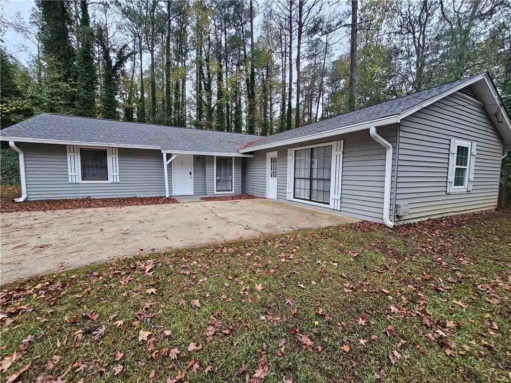 3 bedroom, 2 bathroom single family residence sold at 199 Holly Springs Court, Ellenwood, GA 30294