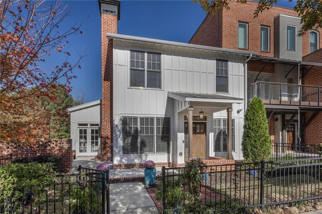 4 bedroom, 4 bathroom, 2,288 sq ft townhouse sold at 1922 Kings Cross, Atlanta, GA 30318