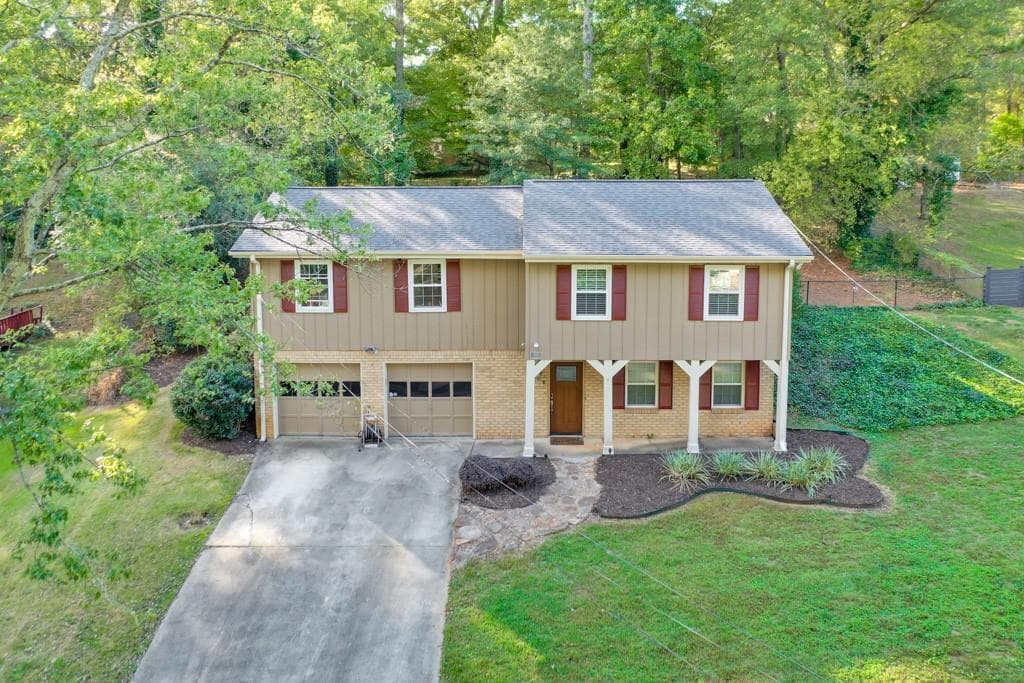 4 bedroom, 3 bathroom, 2,530 sq ft single family residence sold at 4160 Fawn Lane, Smyrna, GA 30082