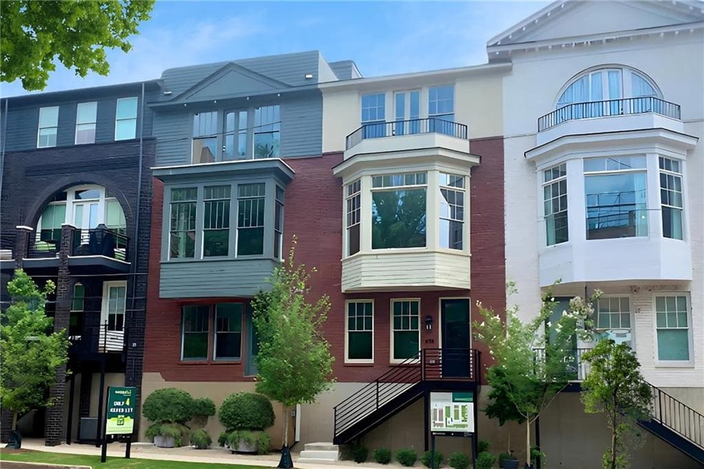 3 bedroom, 4 bathroom, 1,965 sq ft townhouse sold at 678 Hank Aaron Drive, Atlanta, GA 30315