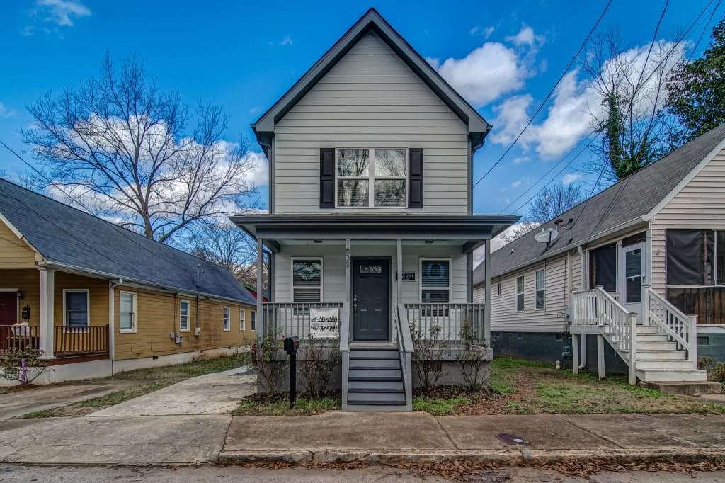 3 bedroom, 3 bathroom, 1,600 sq ft single family residence sold at 639 Lester Street, Atlanta, GA 30314