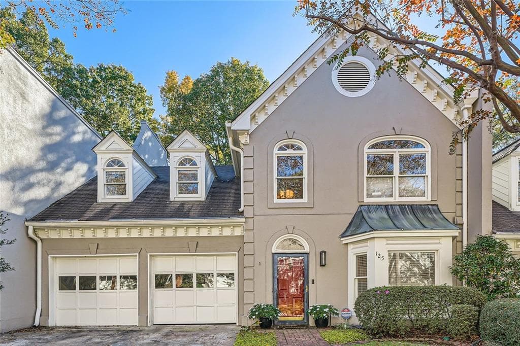 4 bedroom, 3 bathroom townhouse sold at 6391 Glenridge Drive 125, Atlanta, GA 30328