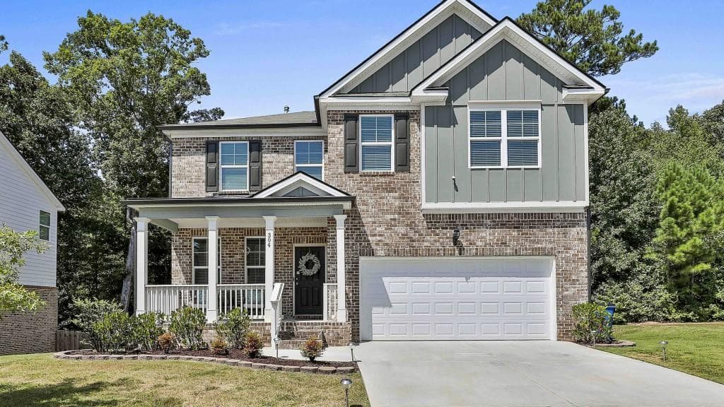 3 bedroom, 3 bathroom single family residence sold at 304 Coverview Court, Jonesboro, GA 30238