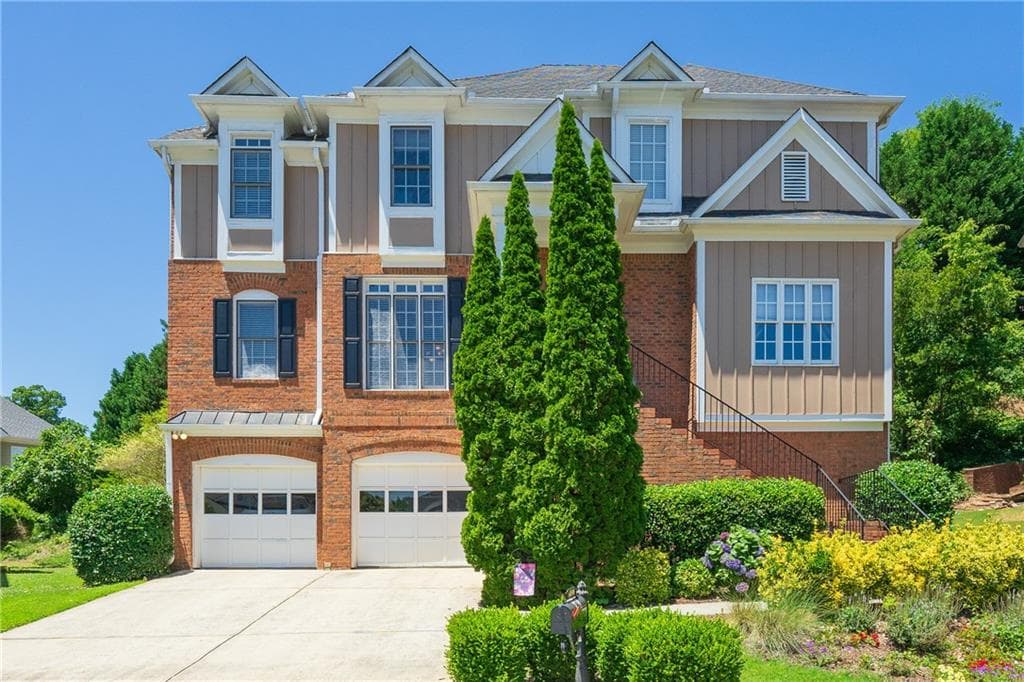 6 bedroom, 5 bathroom, 4,279 sq ft single family residence sold at 4096 Oberon Court, Smyrna, GA 30080