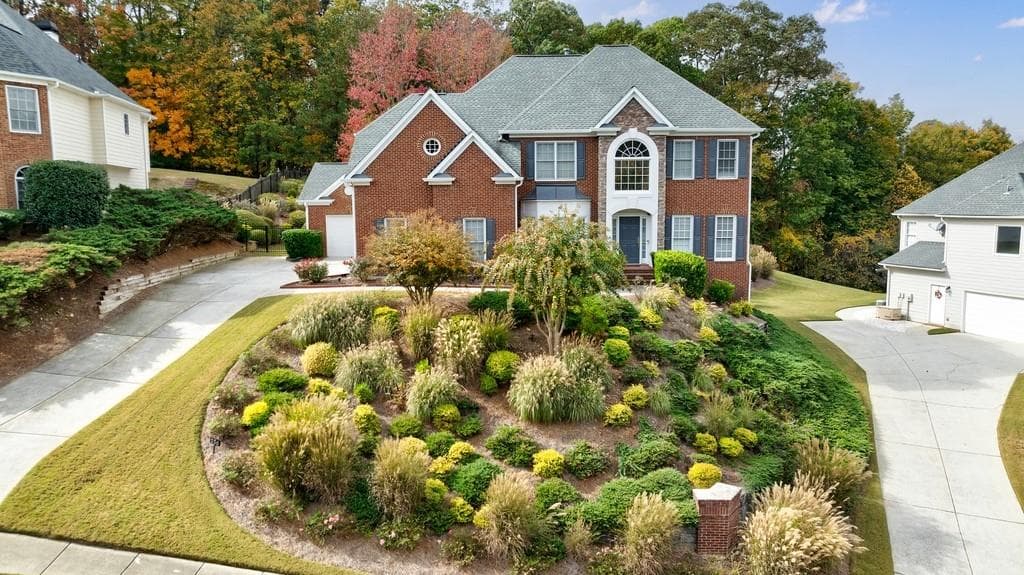 5 bedroom, 3 bathroom, 3,235 sq ft single family residence sold at 556 Vinings Springs Drive, Mableton, GA 30126