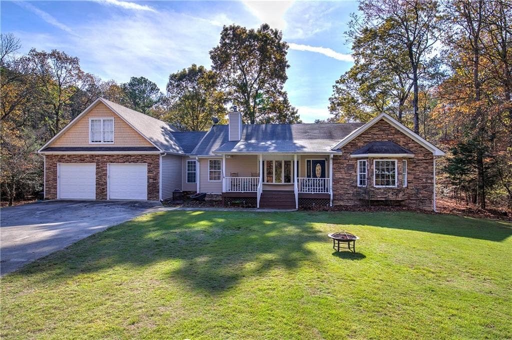 5 bedroom, 4 bathroom single family residence sold at 29 Hickory Forest Lane, Kingston, GA 30145