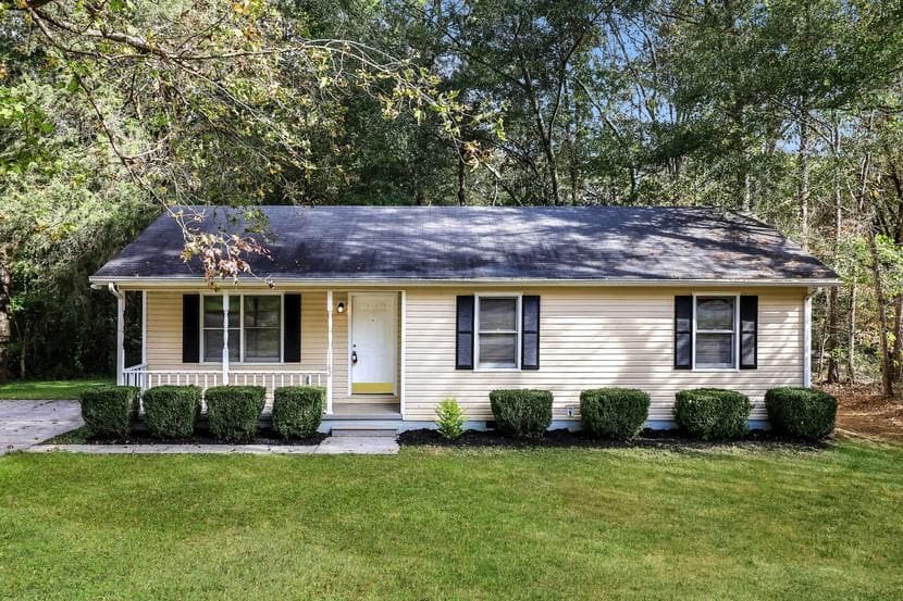 3 bedroom, 1 bathroom, 984 sq ft single family residence sold at 1162 Mission Road, Cartersville, GA 30120
