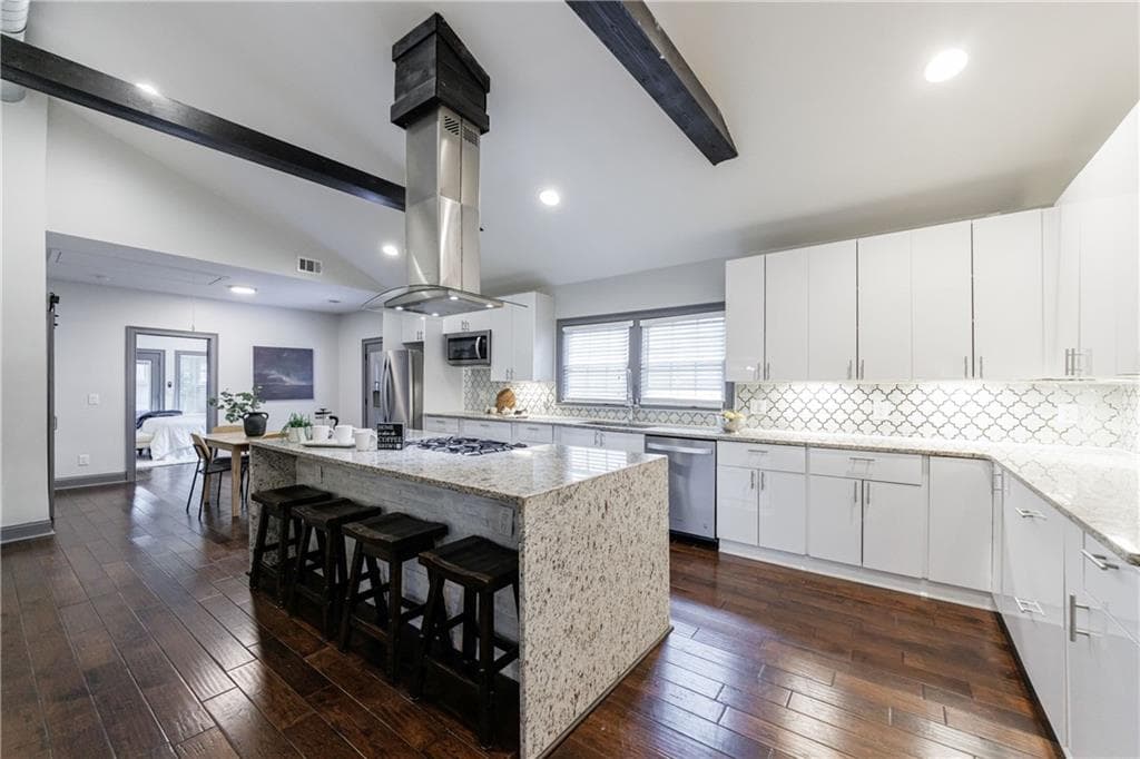 3 bedroom, 2 bathroom, 1,984 sq ft single family residence sold at 661 S Grand Avenue, Atlanta, GA 30318