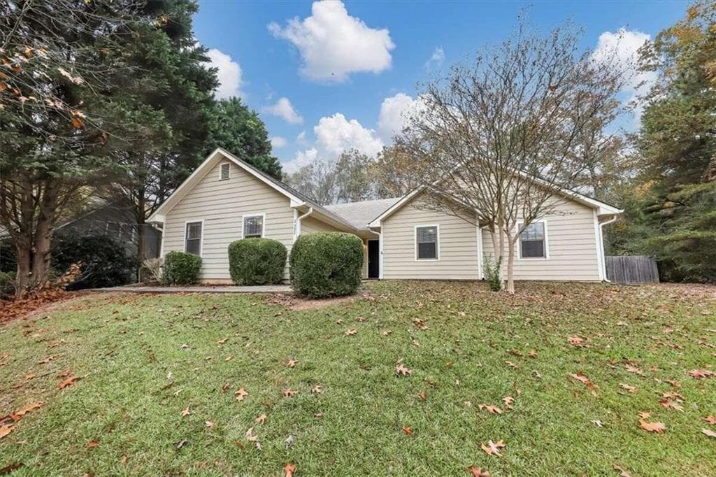 3 bedroom, 2 bathroom, 1,626 sq ft single family residence sold at 2392 Ivy Crest Drive, Buford, GA 30519