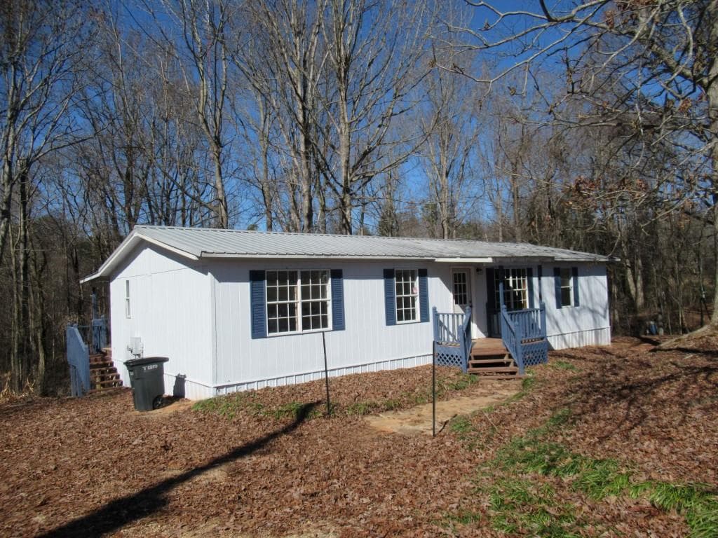 3 bedroom, 2 bathroom single family residence sold at 1729 New Bridge Road, Cleveland, GA 30528